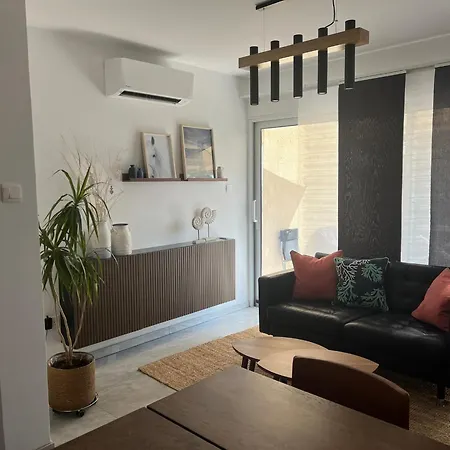 Modern Seaview Townhouse In Coral Bay (adults Only) *