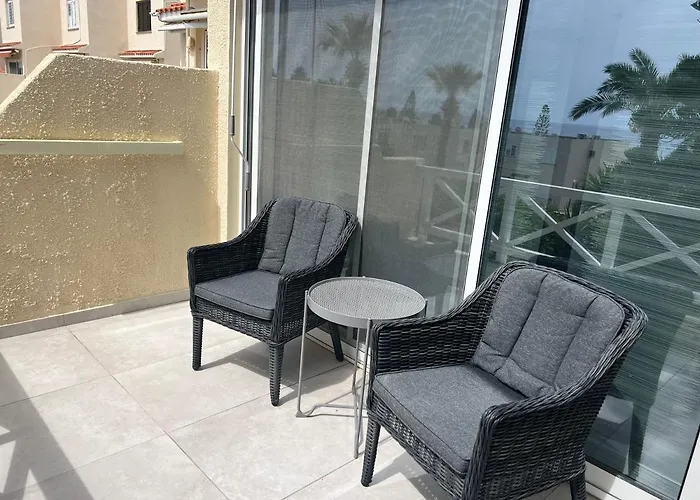 Modern Seaview Townhouse In Coral Bay (adults Only) شقة *