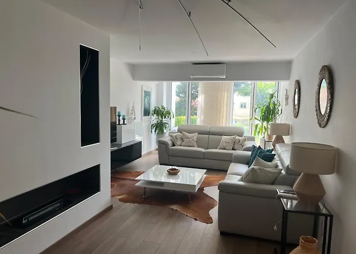 Modern Seaview Townhouse In Coral Bay (adults Only) شقة