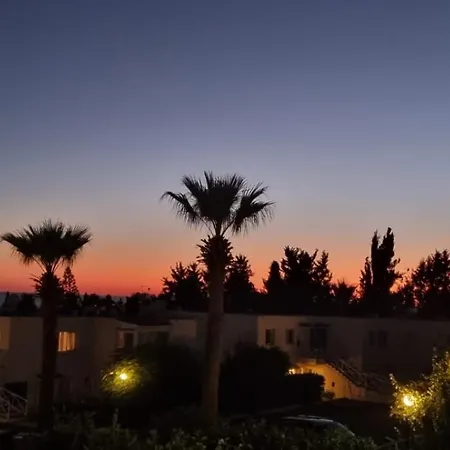 Modern Seaview Townhouse In Coral Bay (adults Only)