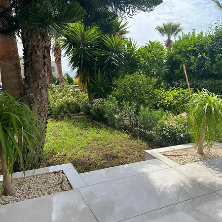 Modern Seaview Townhouse In Coral Bay (adults Only) *