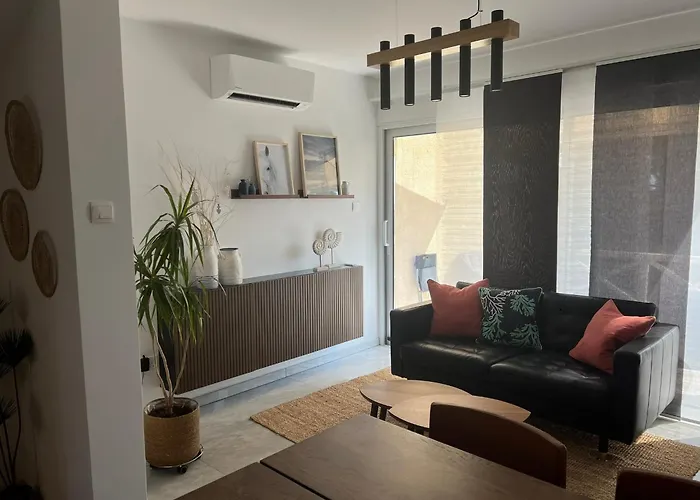 Modern Seaview Townhouse In Coral Bay (adults Only) *