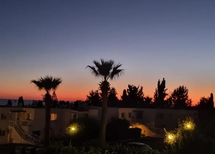 Modern Seaview Townhouse In Coral Bay (adults Only)